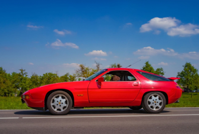 Porsche 928